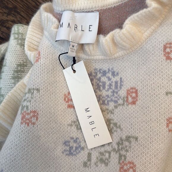 NWT MABLE/Anthropologie Winter Hydrangeas Set-sweater and skirt
HH13 - Picture 7 of 7